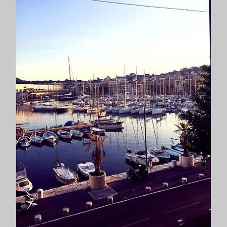 LA CIOTAT - Magnifique Appartement climatisé sur le Port Extérieur photo