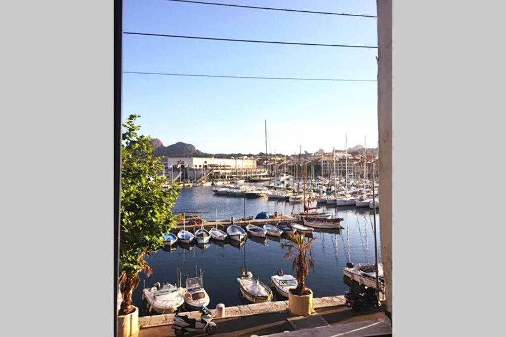 LA CIOTAT - Magnifique Appartement climatisé sur le Port Extérieur photo